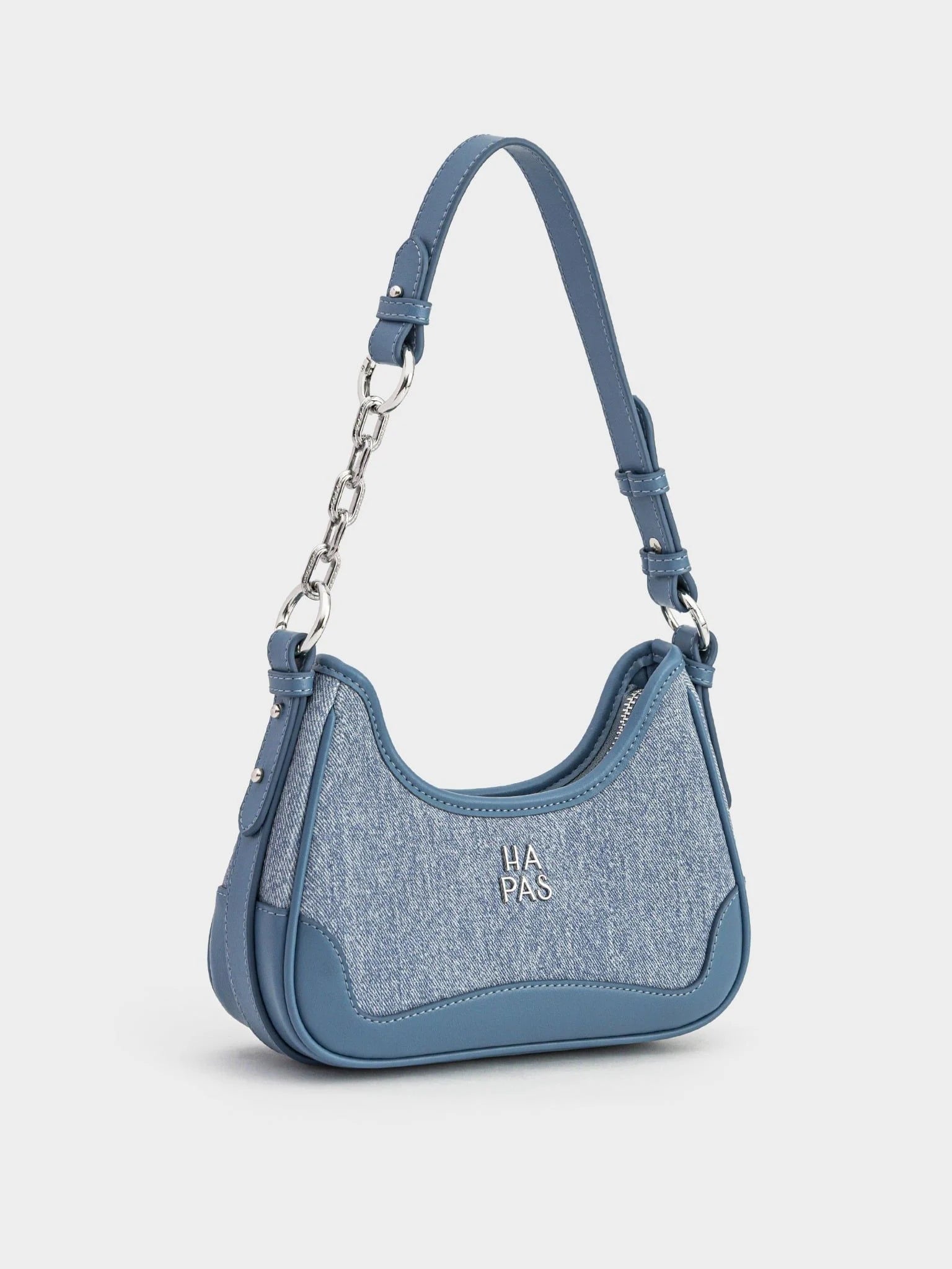 Lea Chain Shoulder Bag, Size 23