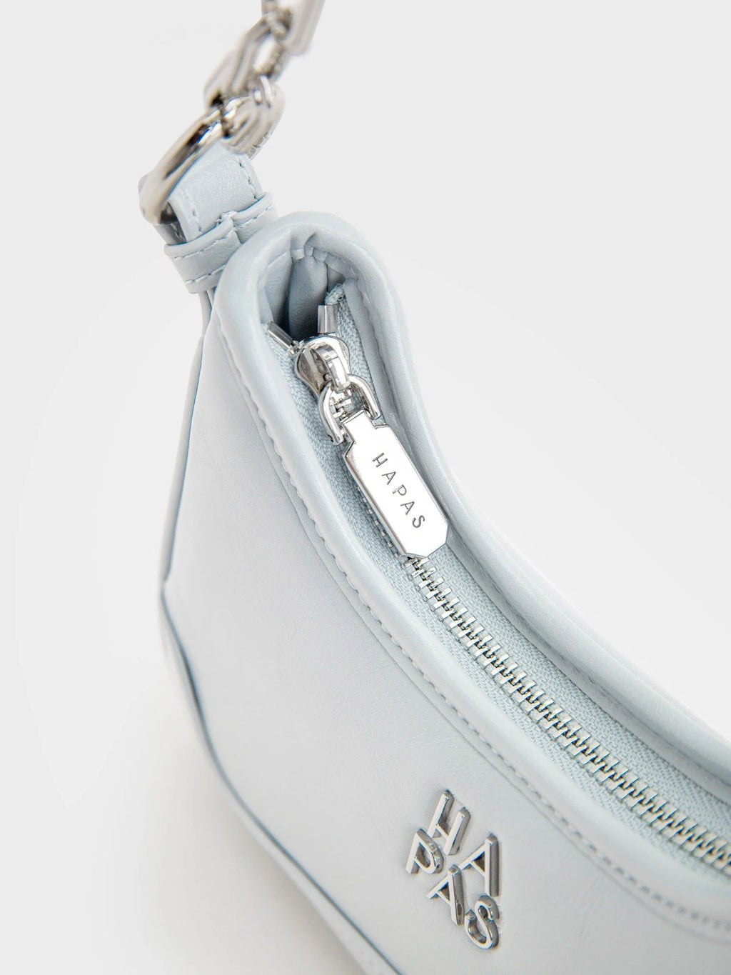 Lea Chain Shoulder Bag, Size 23
