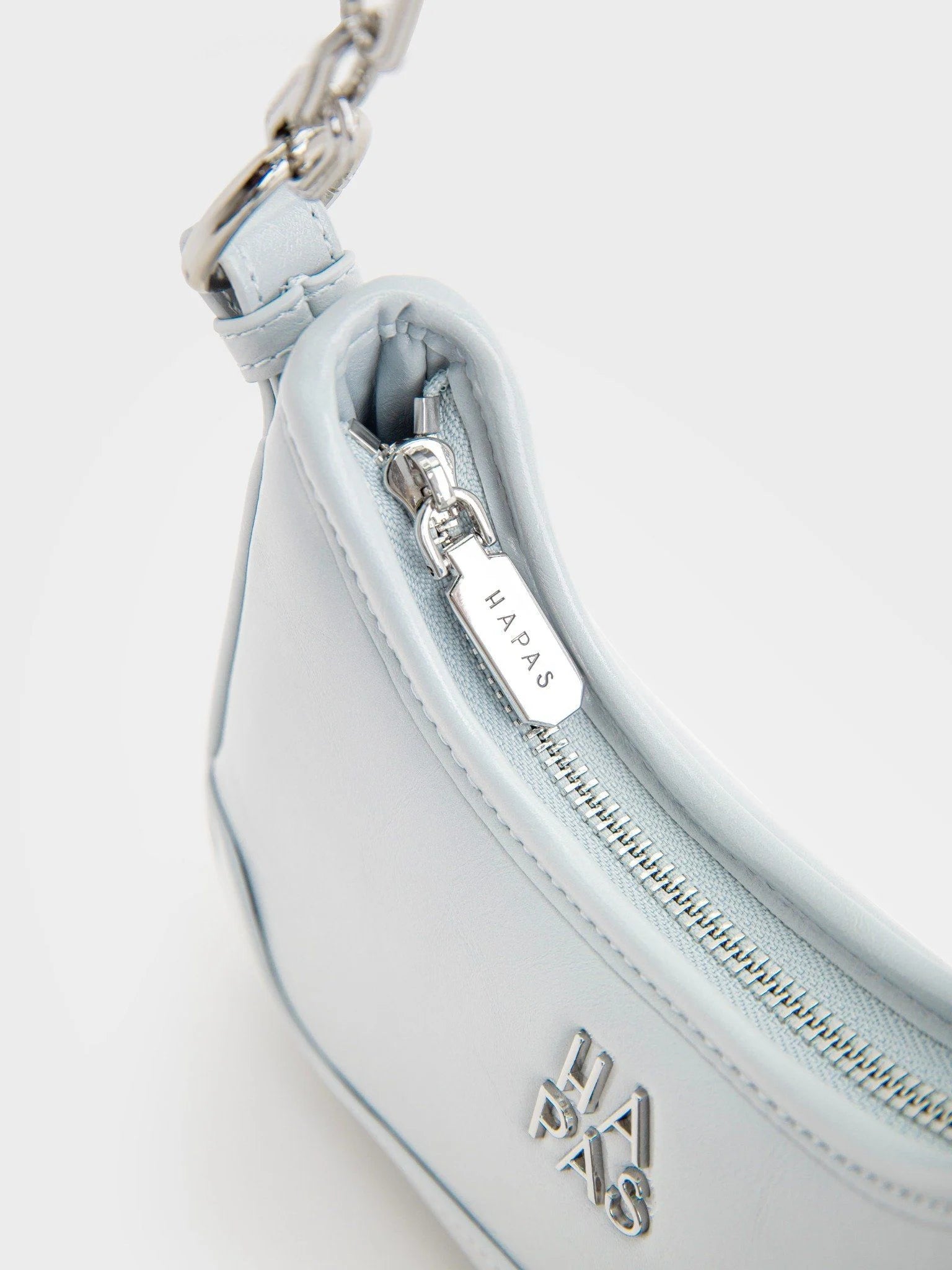 Lea Chain Shoulder Bag, Size 23