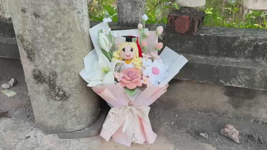 Handmade Crochet Graduation Bouquet with Doll – Cute Graduation Gift for Her, Crochet Flower Bouquet, Keepsake Graduation Present