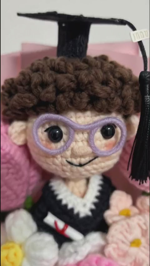 Handmade Crochet Graduation Bouquet – Cute Graduate Doll Flower Gift for Her