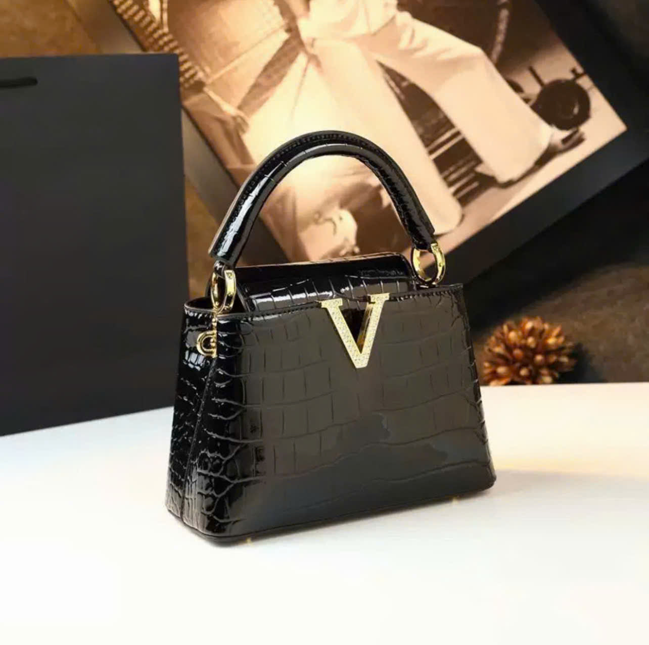 VM FASHION KISS Crocodile  Women Handbags Diamonds V Small Shoulder Messenger Portable Crossbody Bags